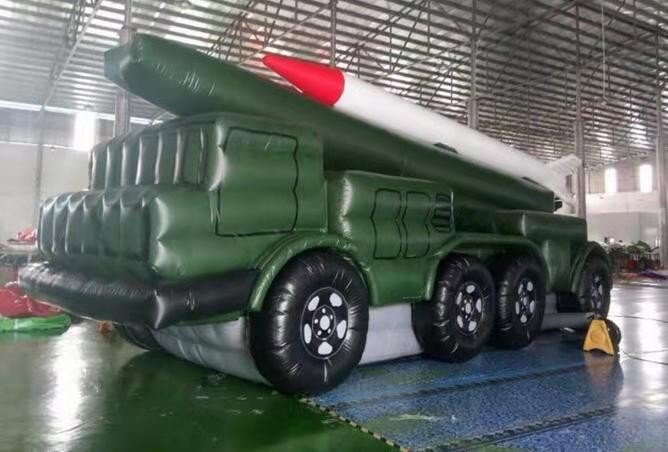 板桥镇充气导弹发射车